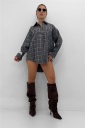 camicia lunga sul retro square